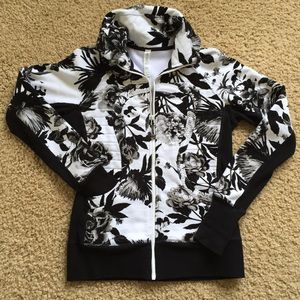 LULU Calm and Cozy jacket